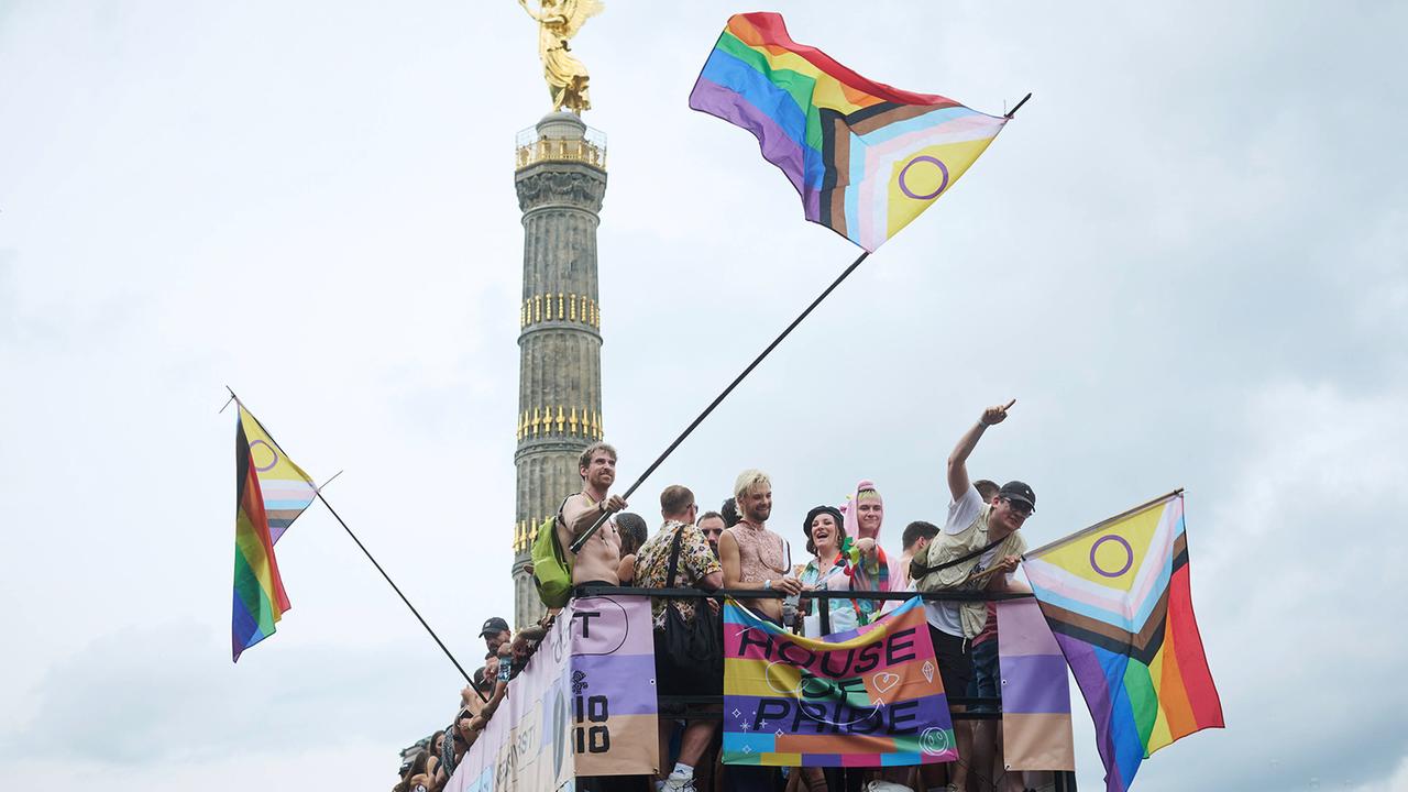 Hunderttausende ziehen bei Christopher Street Day durch Berlin