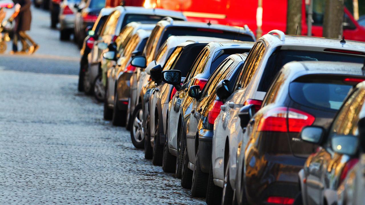 Berlin: Verkehrssenatorin Bonde: Konzept für Parkgebühren kommt noch 2025