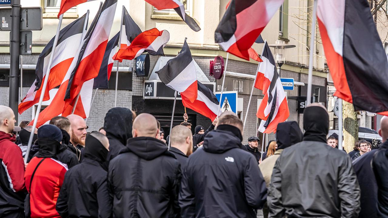 Brandenburg: Zahl der Rechtsextremisten in Brandenburg steigt um fast 20 Prozent