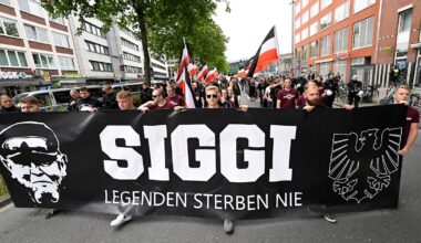 Kundgebung für „SS-Siggi“: „Paramilitärischer“ Eindruck – Polizei stoppt rechte Demo in Münster
