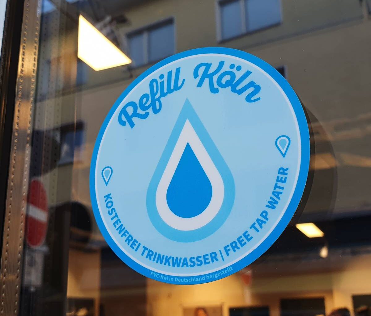 Hitzewelle in Köln: Trinkwasser-Theke in der Schildergasse