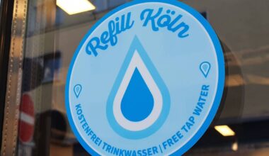 Hitzewelle in Köln: Trinkwasser-Theke in der Schildergasse