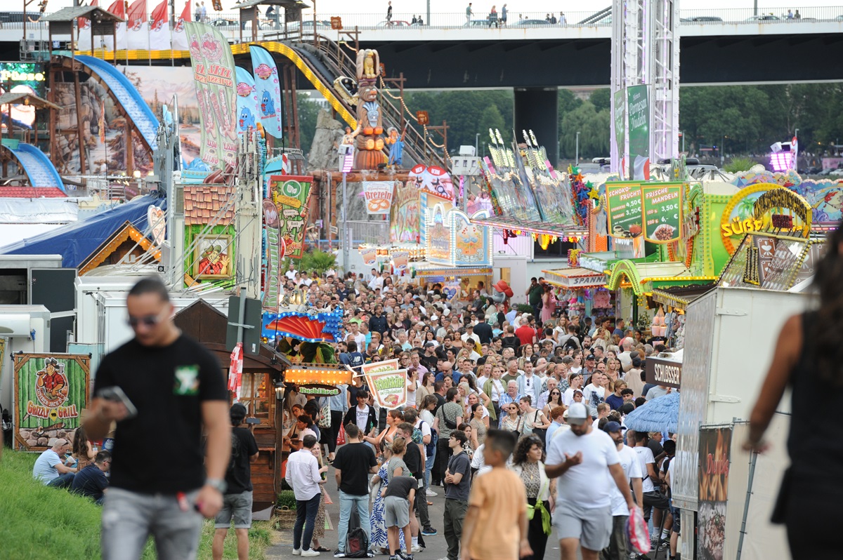 Kostenfalle bei Rheinkirmes in Düsseldorf! Stadt warnt Besuchende