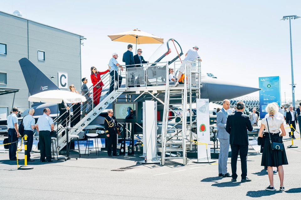 Besucher der Berliner Luftfahrtmesse ILA dürfen 2022 in einem Eurofighter probesitzen