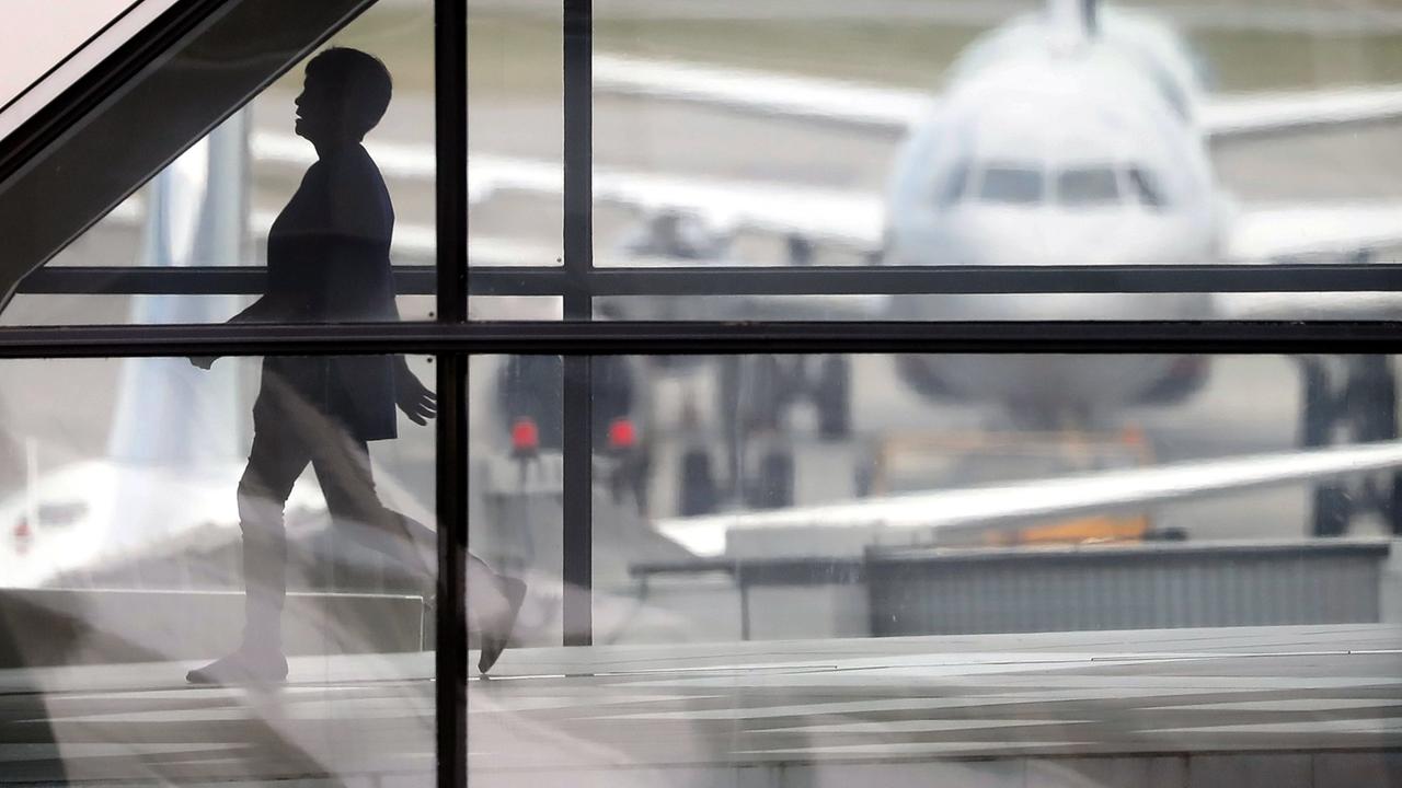 Proukrainische Hacker verursachen Dutzende Flugausfälle in Moskau