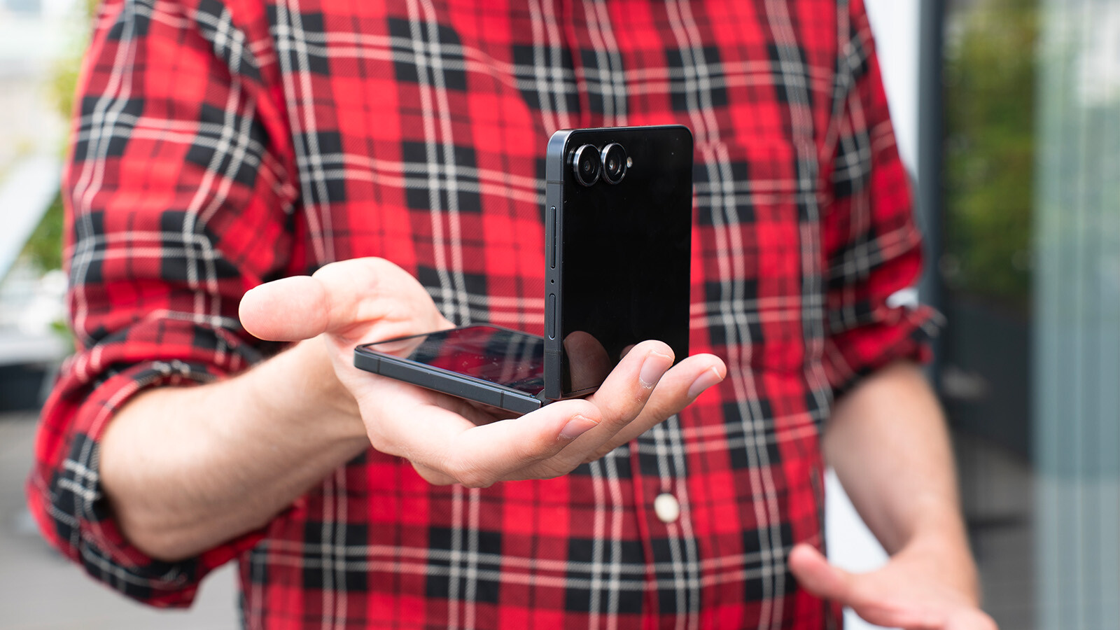 Galaxy Z Flip7 im Test: Kleines Samsung-Handy sorgt für große Überraschung!