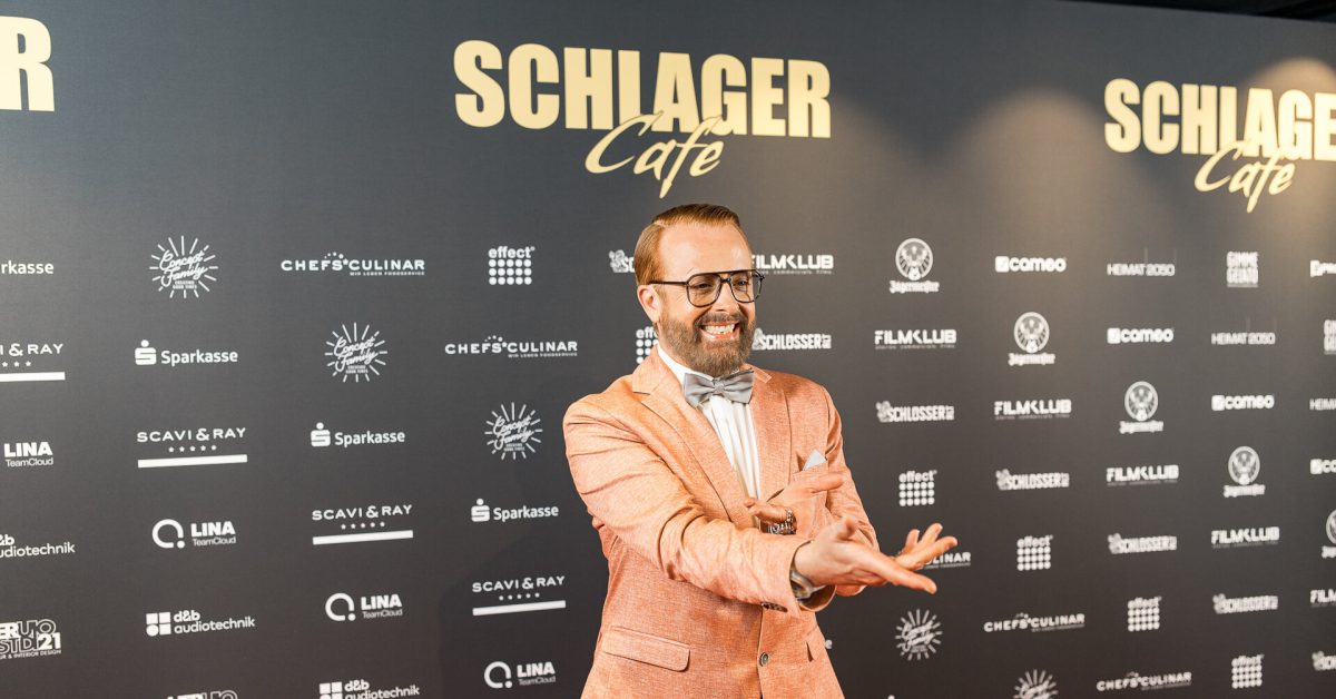 Schlager Café Düsseldorf feiert "100 Jahre gute Laune"