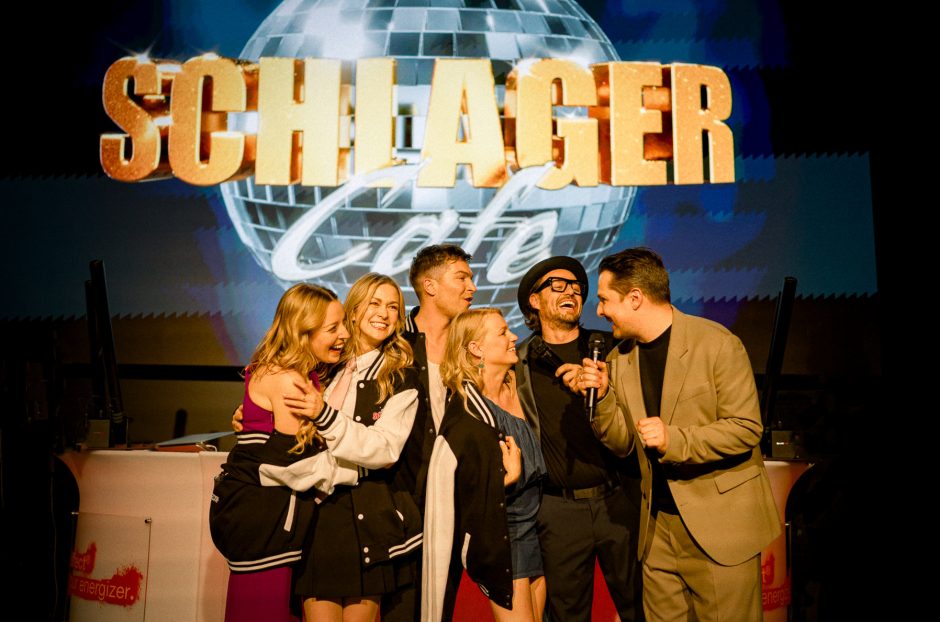 Bildergalerie: Schlager Café in Düsseldorf: Stars und Sternchen feiern glamouröses Opening – alle Fotos!