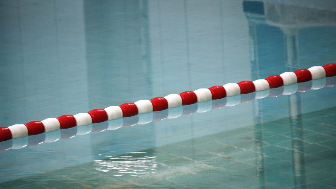 Schwimmbecken 