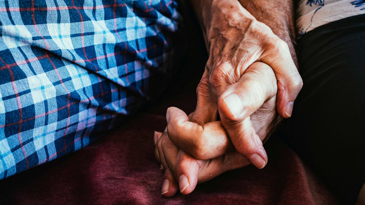 Parkinson: Neuartige Elektrode erstmals in Deutschland implantiert – so geht es dem Patienten