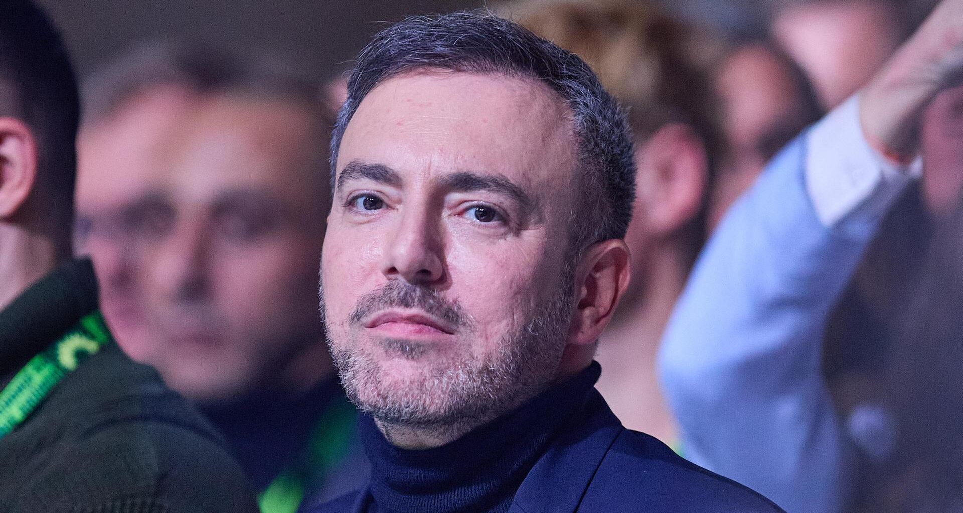 Der grüne Europaparlamentarier Sergey Lagodinsky im Porträt.