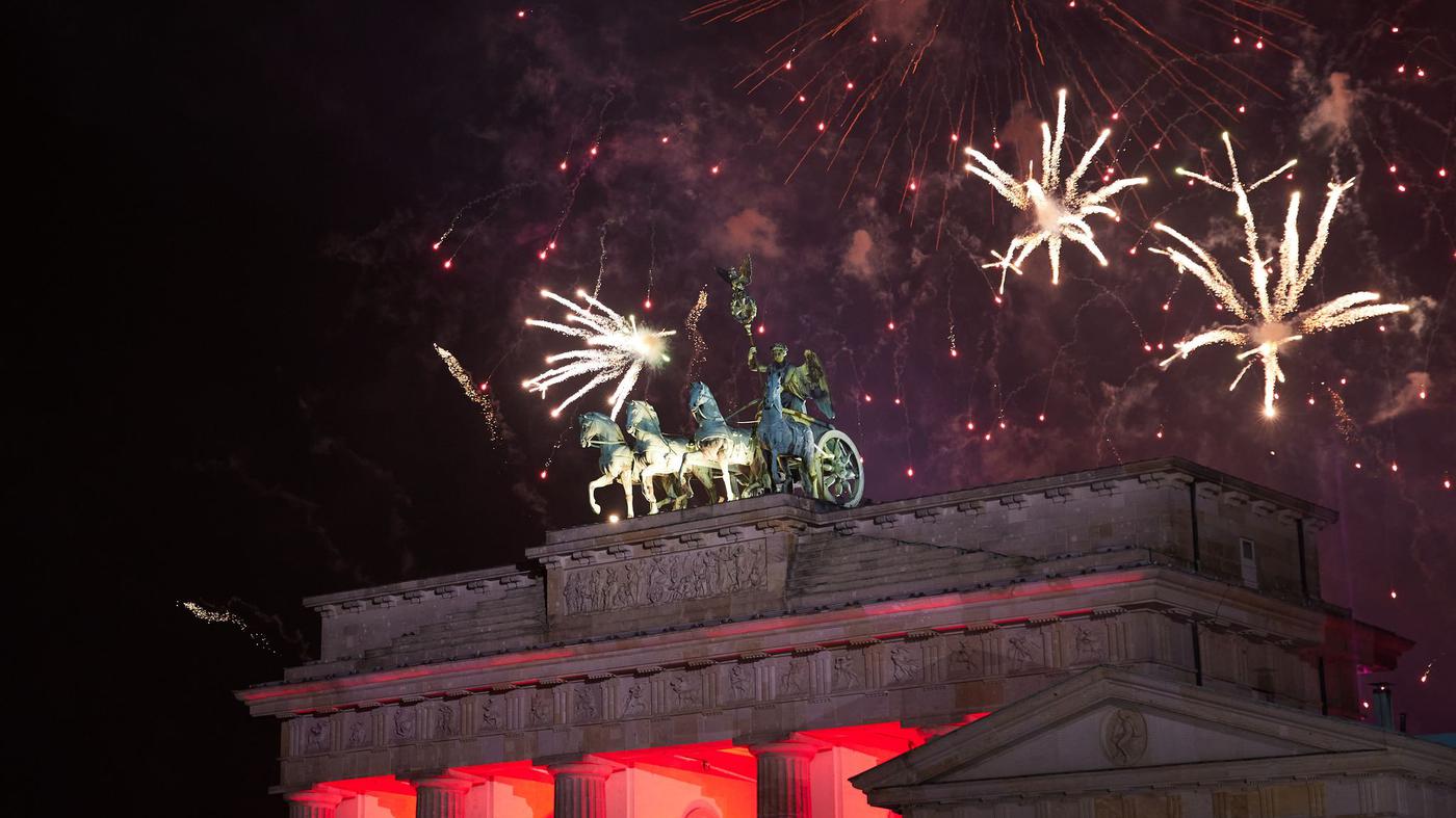 Spranger fordert, Absage von Silvesterparty zu überdenken