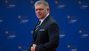 Der slowakische Ministerpräsident Robert Fico in Albanien im Mai 2025
