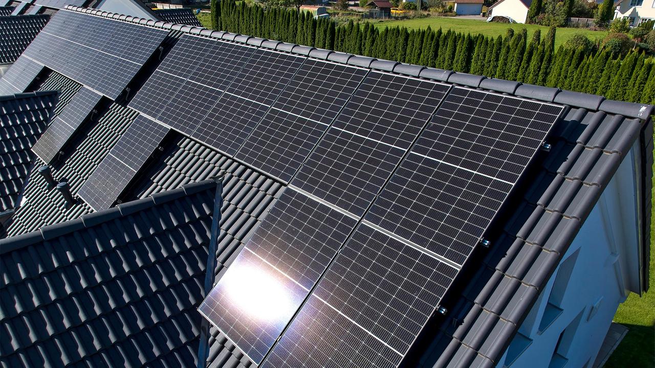 Solarstrom-Erzeugung erreicht neuen Höchstwert | tagesschau.de