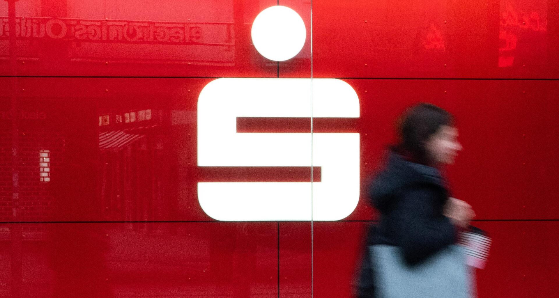 Überweisungen weg: Sparkasse verliert Koffer mit wichtigen Kundenunterlagen | hessenschau.de