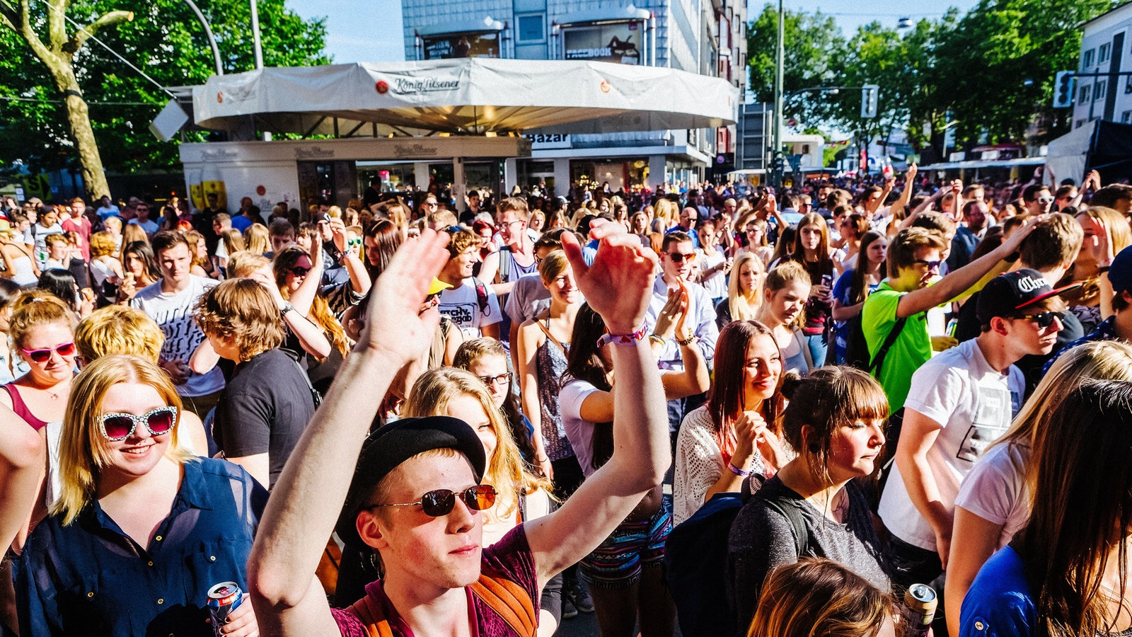 Umsonst und Draußen - Das Festival Bochum Total startet - Ruhrgebiet - Nachrichten