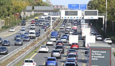 Wochenendverkehr: Staus zum Ferienstart erwartet