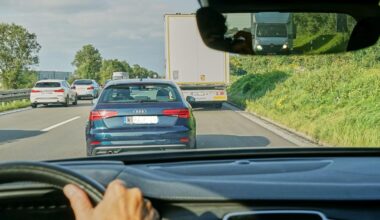 Es staut sich massiv auf der B17 im Stadtgebiet Augsburg