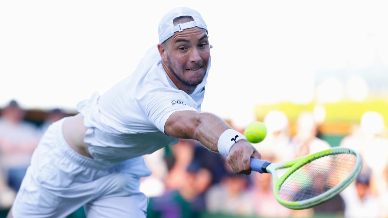 Nach Satzausgleich - Struff spielt in Wimbledon erst Donnerstag weiter