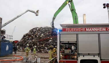 Baden-Württemberg: Mannheim: Brand auf Recyclinghof im Stadtteil Rheinau