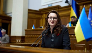 Vizepremierministerin und Wirtschaftsministerin der Ukraine Julia Swyrydenko sitzt in der Werchowna Rada, dem Parlament in Kiew.