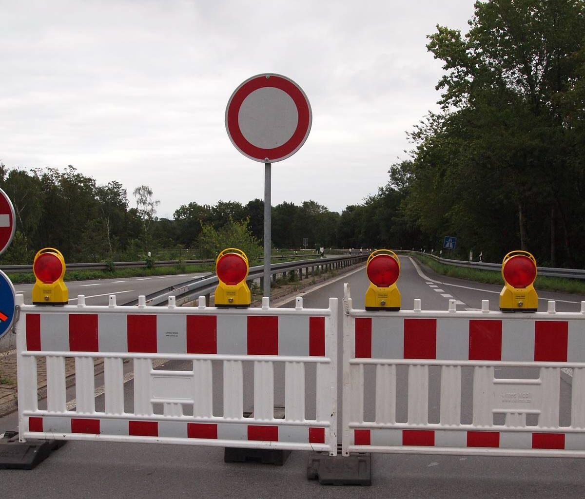 Ratingen-Hösel: Sperrung am Kreisverkehr an Bahnhofstraße