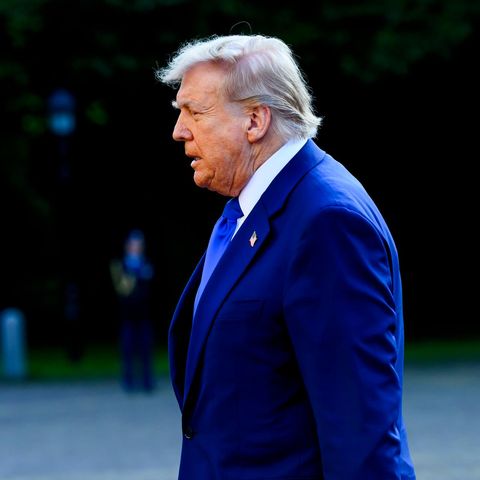 Donald Trump knüpft sich auf dem Nato-Gipfel seine Lieblingsfeinde vor: die "Fake News Medien"