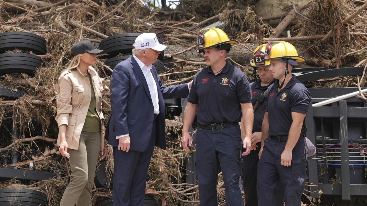 US-Präsident Trump besucht Flutgebiet in Texas