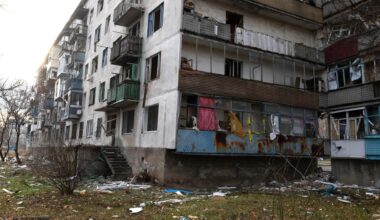 Kostjantyniwka: Nachwirkung eines russischen Angriffs mit zwei FAB-250-Flugzeugbomben mit dem UMPK-Modul in einem Wohnviertel in der Region Donezk.