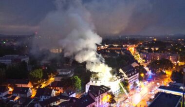 Dachgeschoss in Essen brennt - ein Mann kommt ums Leben