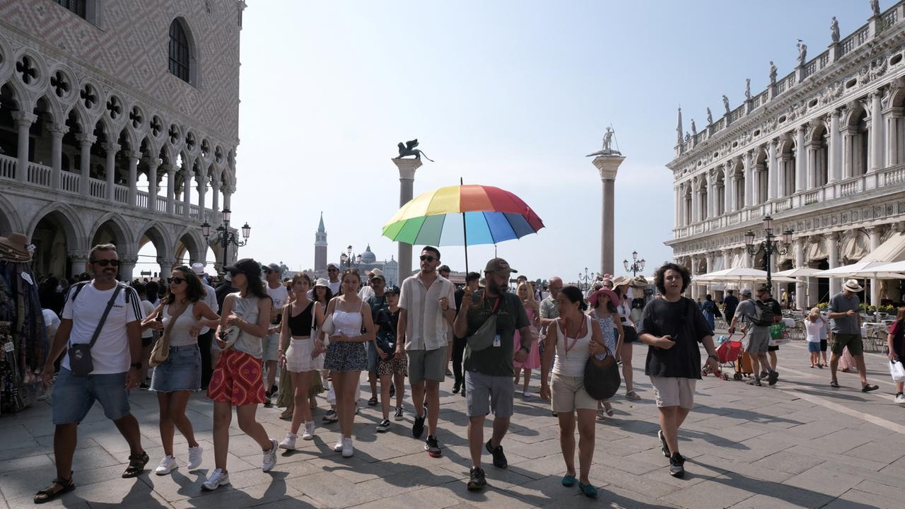Massentourismus: Venedig nimmt Millionen an Eintrittsgeld ein