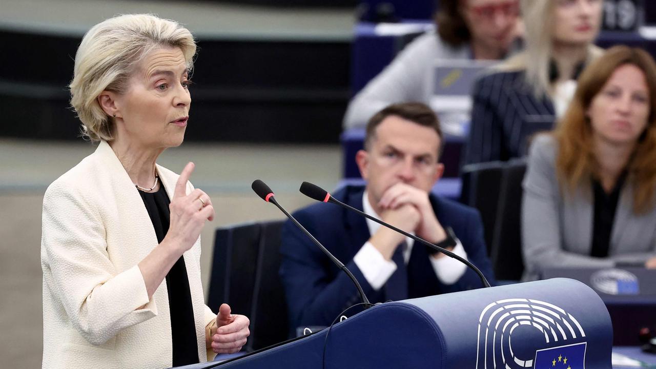 EU-Parlament debattiert über Misstrauensantrag: Heikle Fragen an von der Leyen