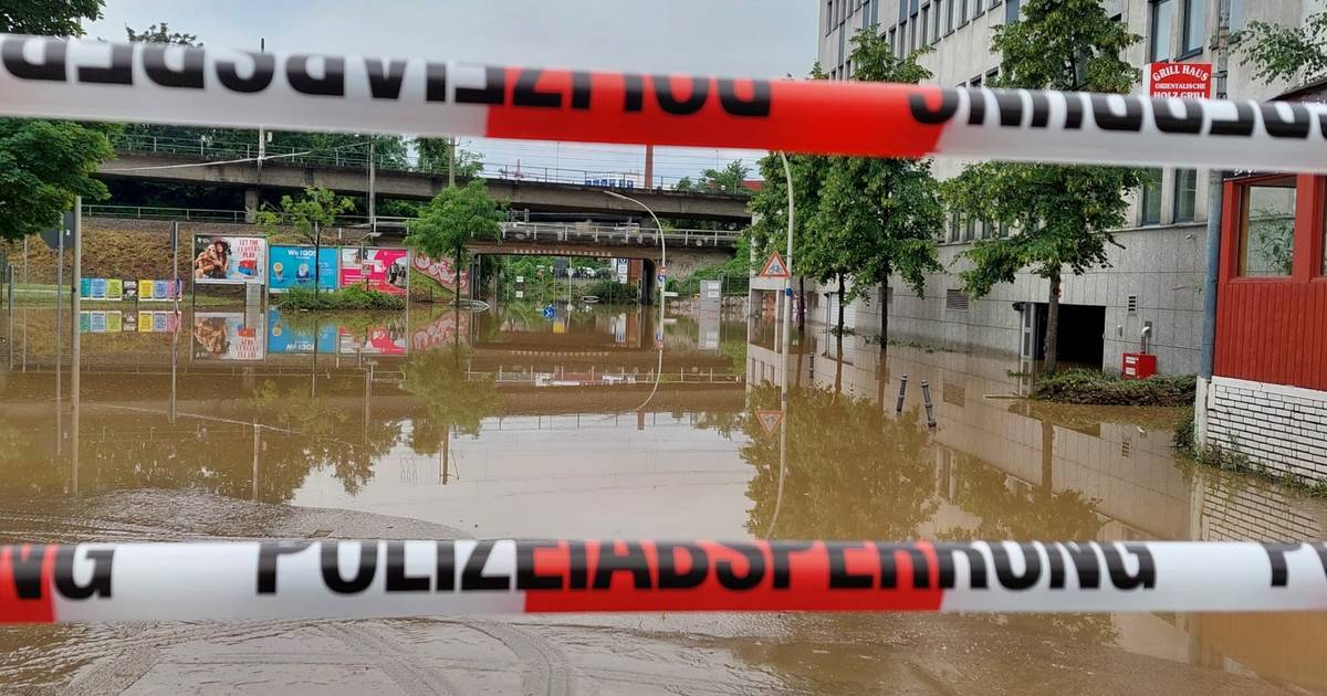 Viele Häuser von Hochwasser bedroht