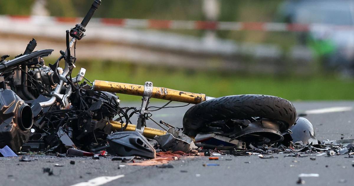Zwei Motorradfahrer sterben nach Frontalzusammenstoß