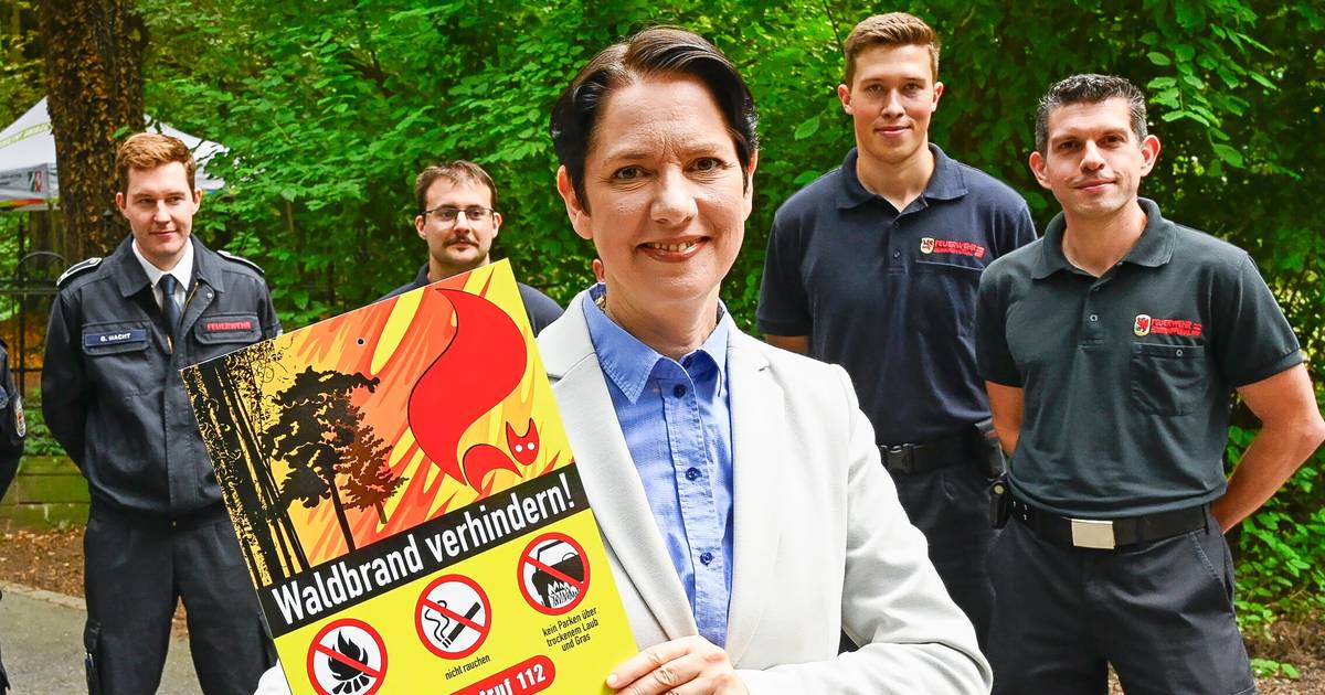 Erstes Schild gegen Waldbrandgefahr in Wuppertal