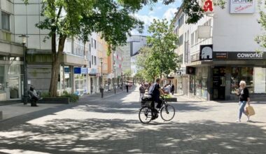 Fahrrad-Versuch in Solinger Fußgängerzone läuft bislang unfallfrei