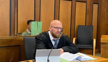 Prozess in Mönchengladbach: 19-Jähriger gesteht Messerangriff