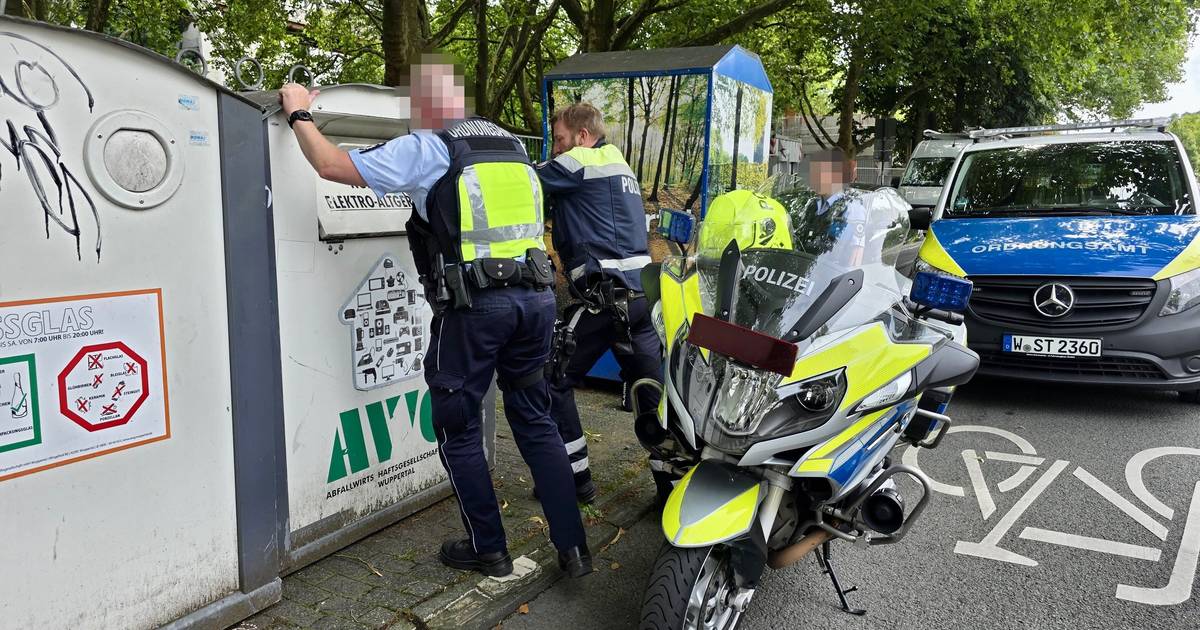 Piepsender Rauchmelder in Container löst Einsatz in Wuppertal aus