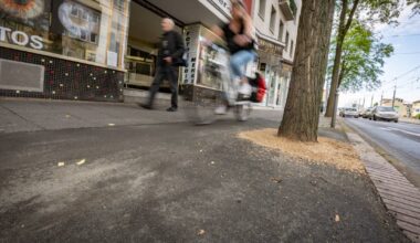 Stadt entfernt Rappelgitter am Konrad-Adenauer-Platz