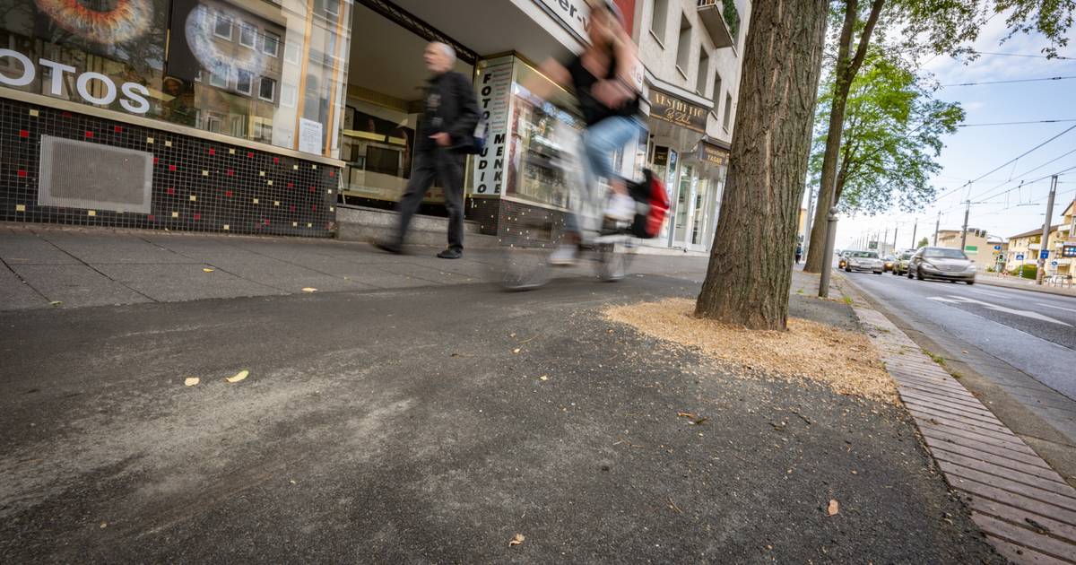 Stadt entfernt Rappelgitter am Konrad-Adenauer-Platz