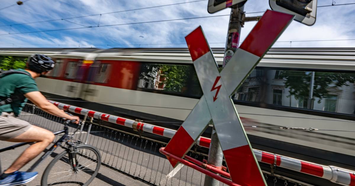 Bonn: 14 Bahnübergänge - Schrankenanlagen, Ampelsignale, Rechtliches