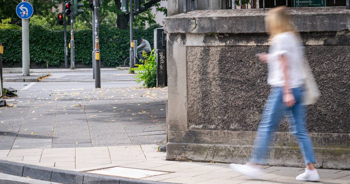 Darum fordern Anwohner einen breiteren Bürgersteig am Alten Friedhof