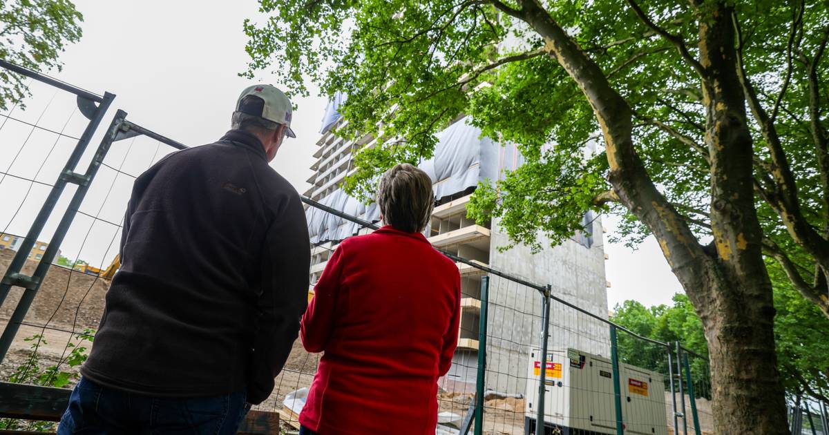 Problemhaus bleibt stehen: Sprengung Weißer Riese Duisburg