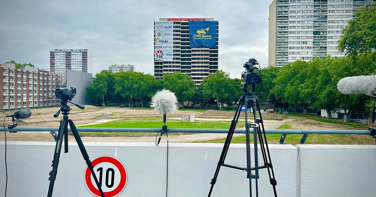 Marodes Hochhaus in Duisburg Sprengung des „Weißen Riesen“ – Stadt kontrolliert Evakuierungszone - RP Online