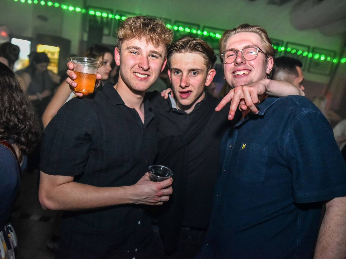 Party auf der Rennbahn
