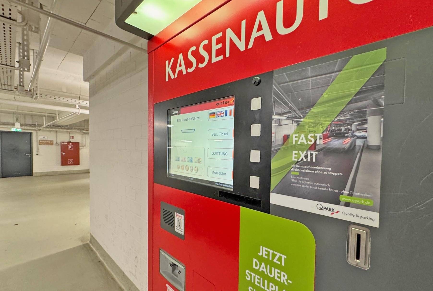 Im Q-Parkhaus an der Fronhofer Galerie kann ab sofort per AutoPay bezahlt werden.