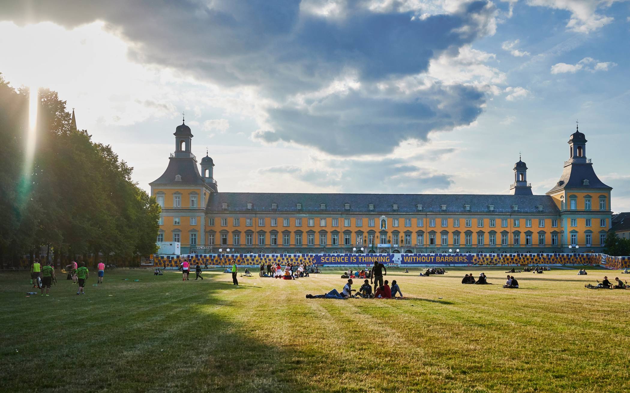 Zwei Projekte und ein Start-Up der Universität Bonn erhalten Fördermittel von Nordrhein-Westfalen und der EU.