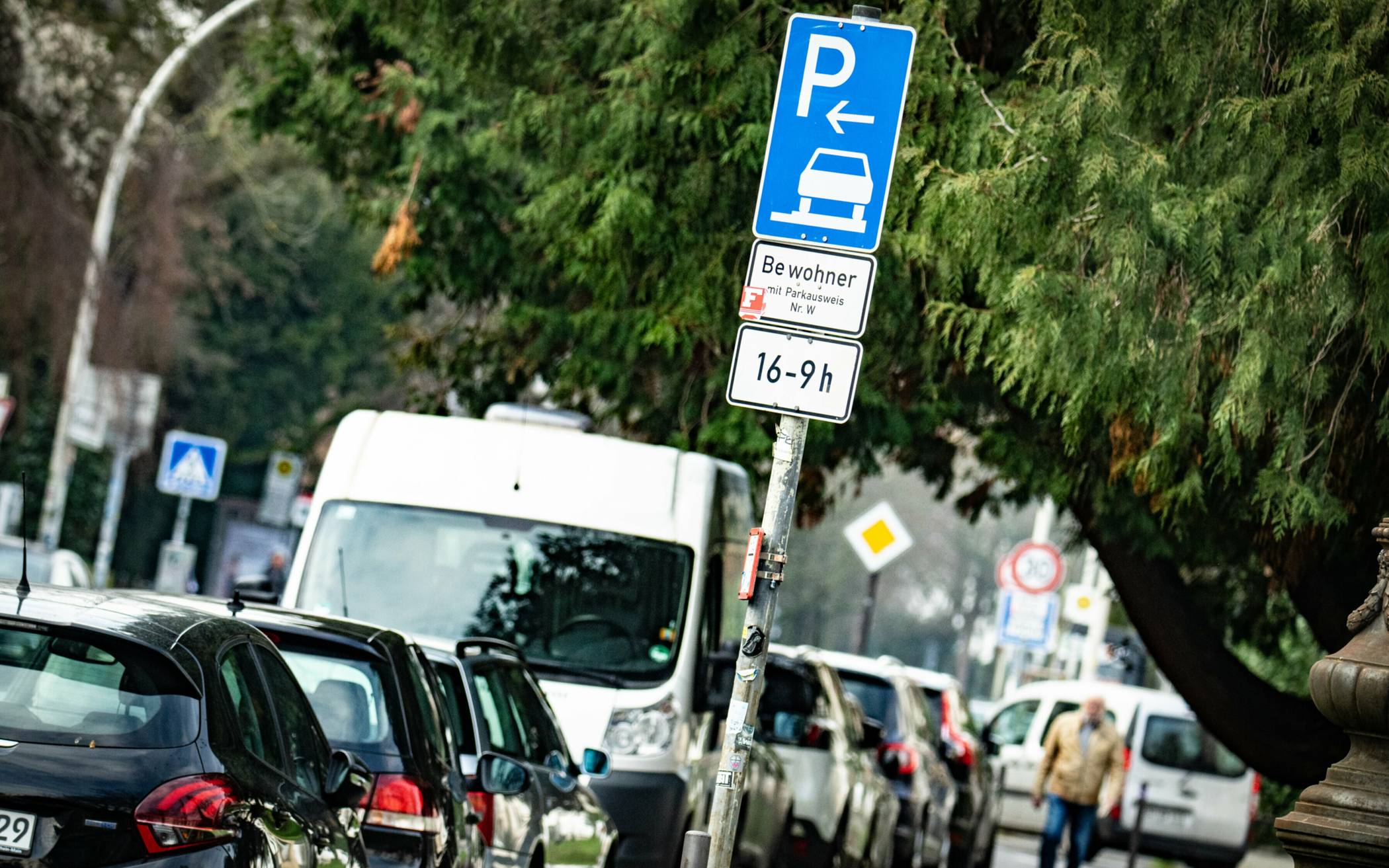 Anwohnerparken in Bonn: Die Stadt hatte die Gebühren auf 340 Euro pro Jahr erhöht.