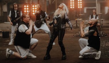 The Butcher Sisters und Doro singen Festivalhymne