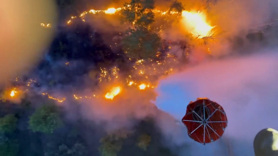 Ticker zum Waldbrand in Gohrischheide: Löschen schwierig - trotz Hubschrauber